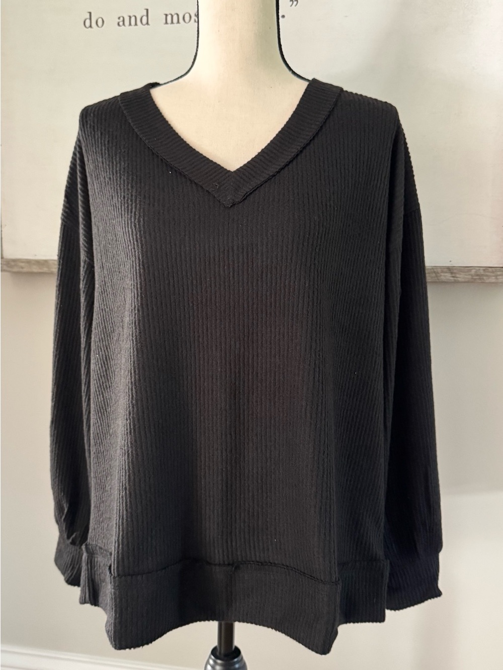 Andree by Unit MHS44 Ribbed V-Neck Ribbed Tunic Long Sleeve Top NWT